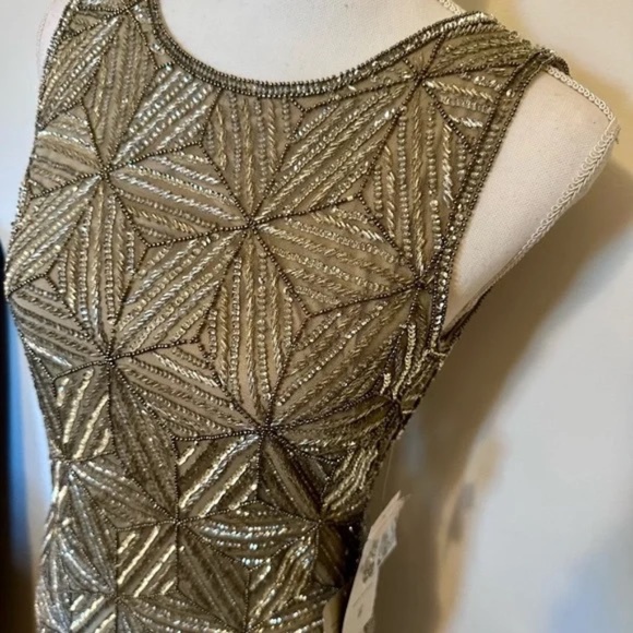 Stunning party dress - perfect for New Year's Eve or office party! NWT size 6. - Picture 2 of 10